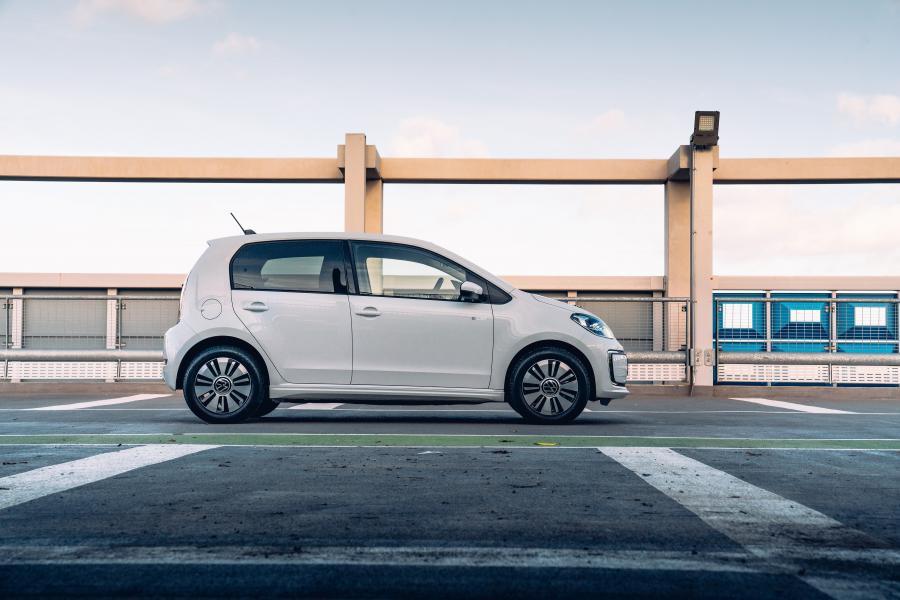 Volkswagen e-up! 2020 года  (UK) (фото 26 из 40)